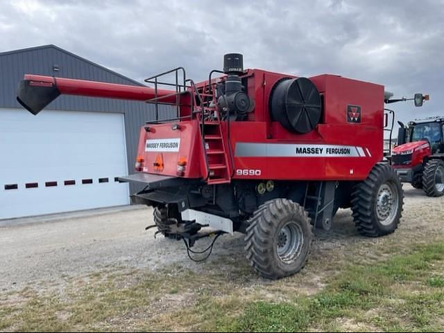 Image of Massey Ferguson 9690 equipment image 3