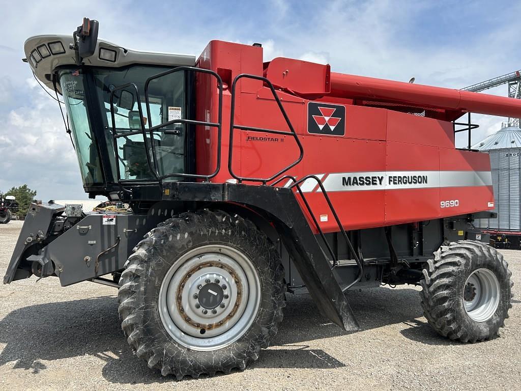 Image of Massey Ferguson 9690 Primary image