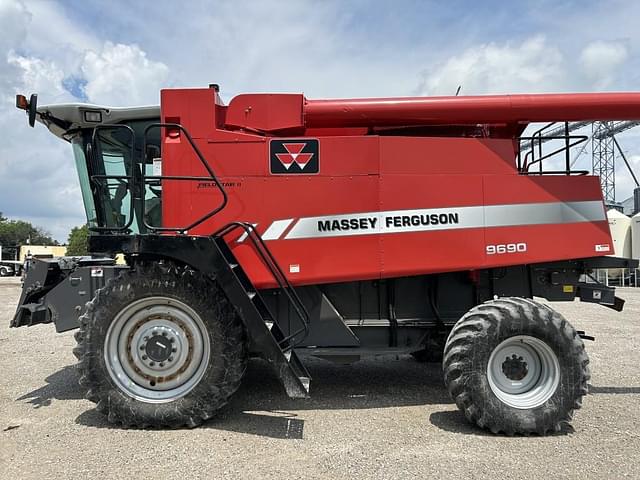 Image of Massey Ferguson 9690 equipment image 2
