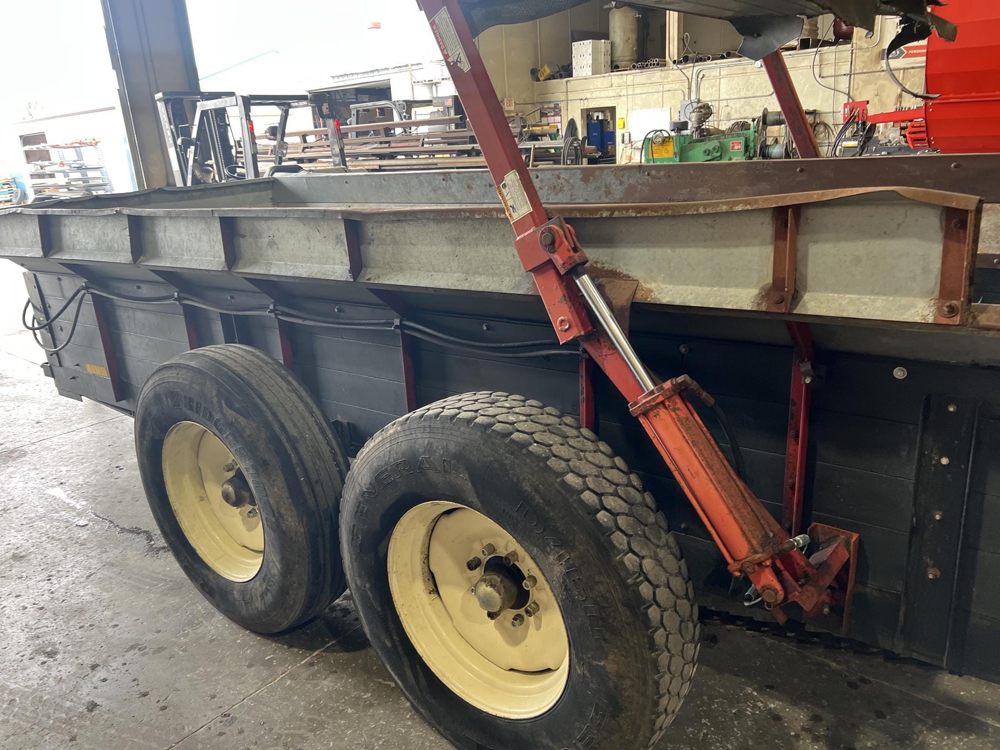 2008 Meyer's M390 Equipment Image0