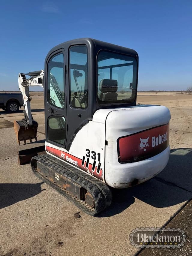 Image of Bobcat 331 equipment image 4