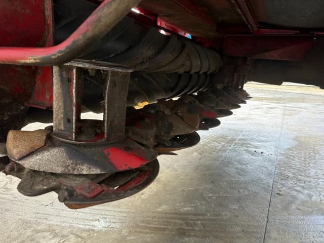 Image of New Holland 1409 equipment image 3