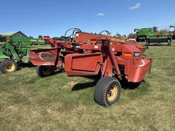 Image of New Holland 1431 equipment image 4