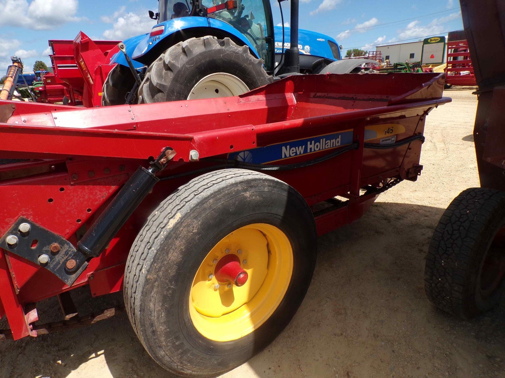 2008 New Holland 145 Equipment Image0