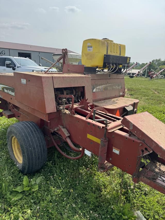 Image of New Holland 570 equipment image 4