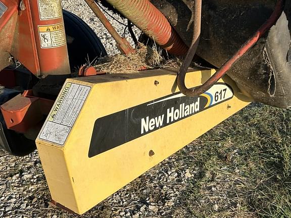 Image of New Holland 617 equipment image 3