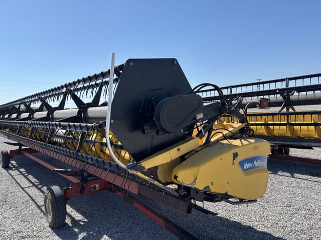 Image of New Holland 74C-35F equipment image 2