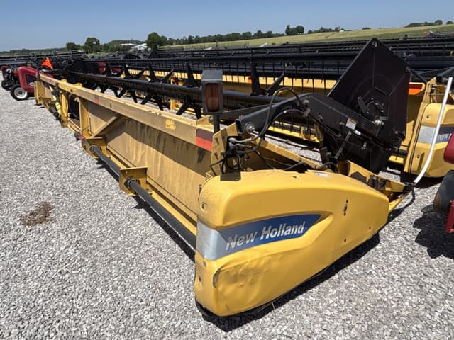 Image of New Holland 74C-35F equipment image 2