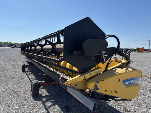 Image of New Holland 74C-35F equipment image 2