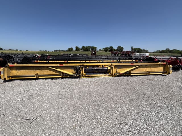 Image of New Holland 74C-35F equipment image 3