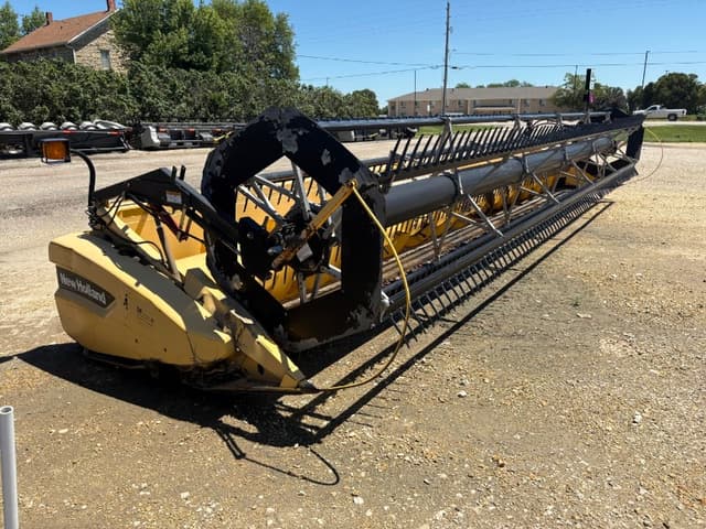 Image of New Holland 74C equipment image 3