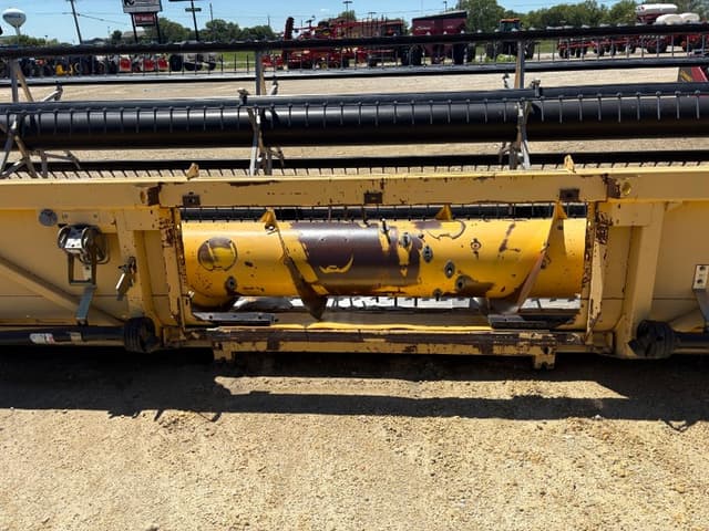 Image of New Holland 74C equipment image 4