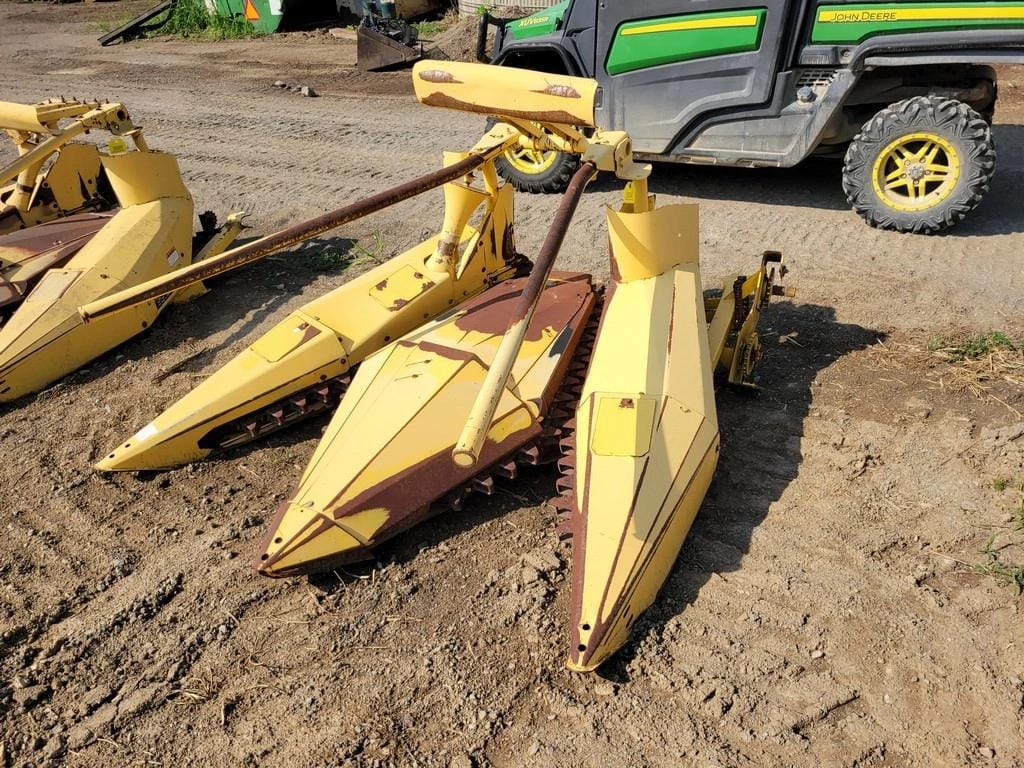 2008 New Holland 824 Equipment Image0