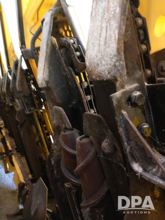Image of New Holland 98C equipment image 3