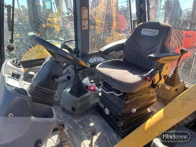 Image of New Holland B110 equipment image 3