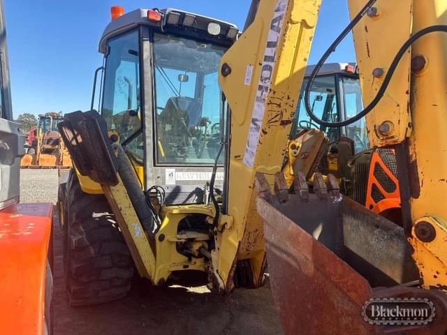 Image of New Holland B110 equipment image 4