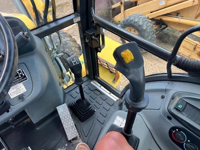 Image of New Holland B110 equipment image 3