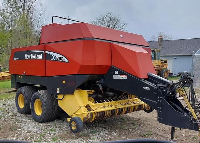 Image of New Holland BB960 equipment image 1