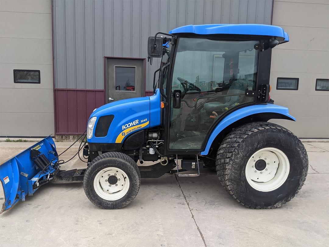 Image of New Holland Boomer 3045 Primary image