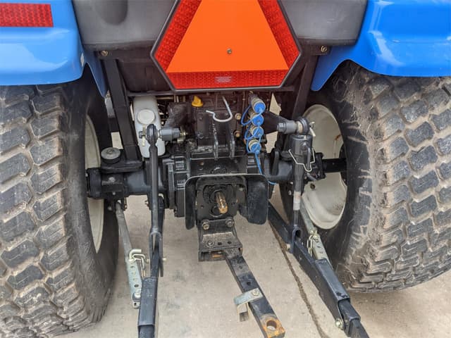 Image of New Holland Boomer 3045 equipment image 1