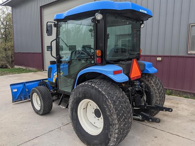 Image of New Holland Boomer 3045 equipment image 2