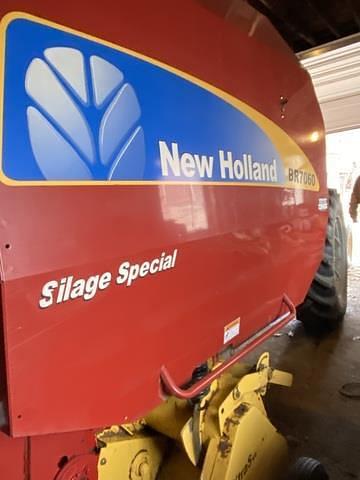 Image of New Holland BR7060 equipment image 1