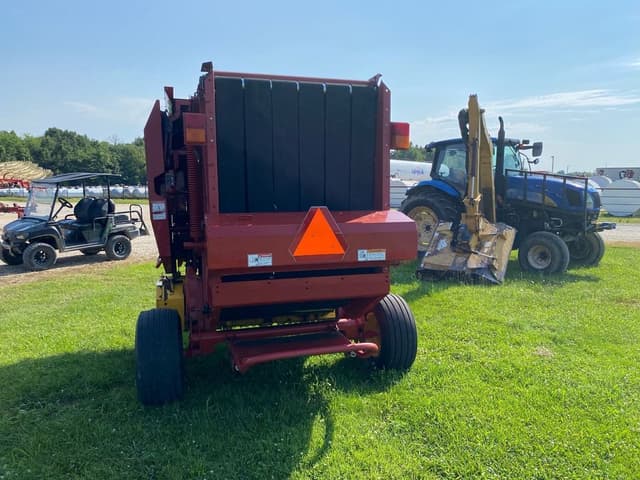 Image of New Holland BR7060 equipment image 4