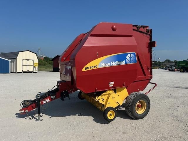 2008 New Holland BR7070 Equipment Image0