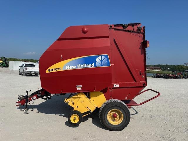 Image of New Holland BR7070 equipment image 1