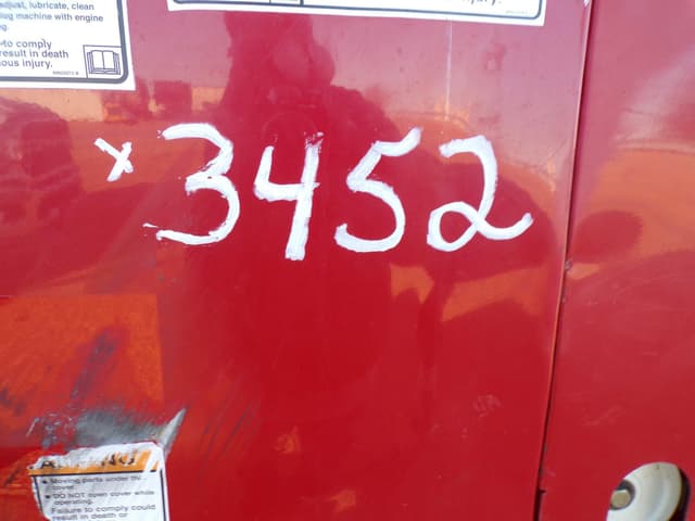 Image of New Holland BR7090 equipment image 1