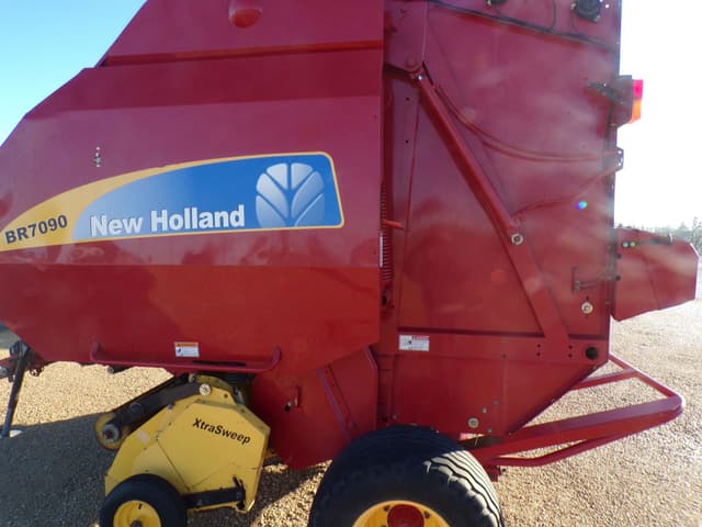 Image of New Holland BR7090 equipment image 3