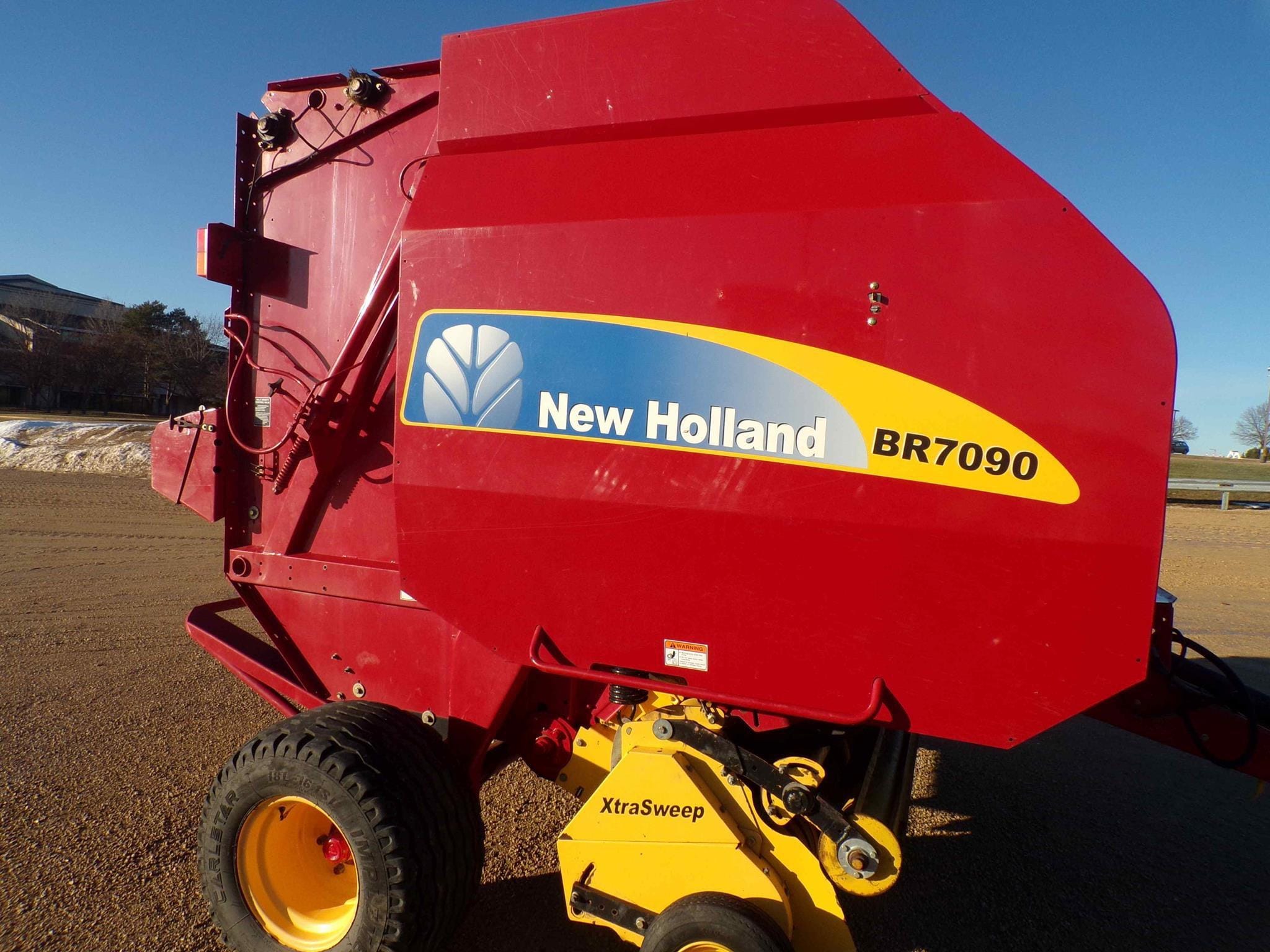 2008 New Holland BR7090 Equipment Image0