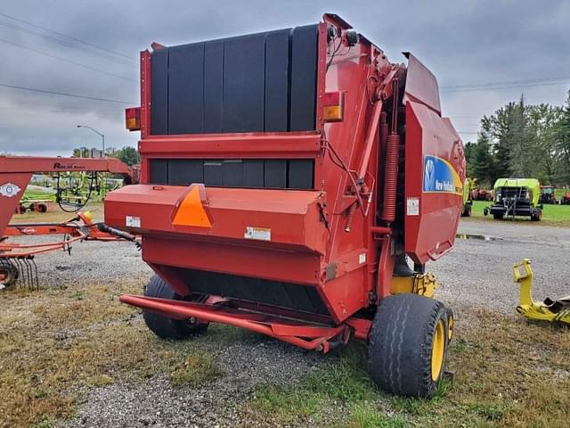 Image of New Holland BR7090 equipment image 3