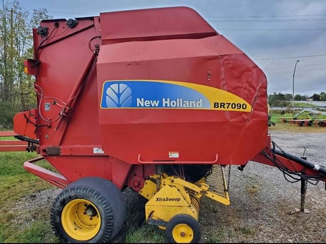 Image of New Holland BR7090 equipment image 2