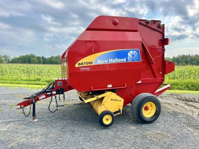 Image of New Holland BR7090 equipment image 2