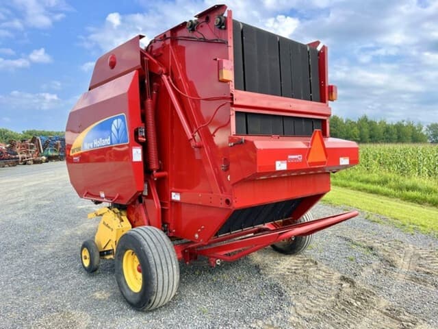 Image of New Holland BR7090 equipment image 4