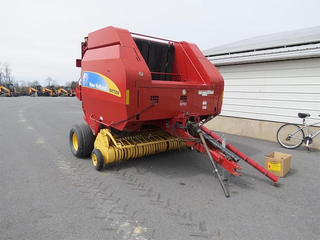 Image of New Holland BR7090 equipment image 1