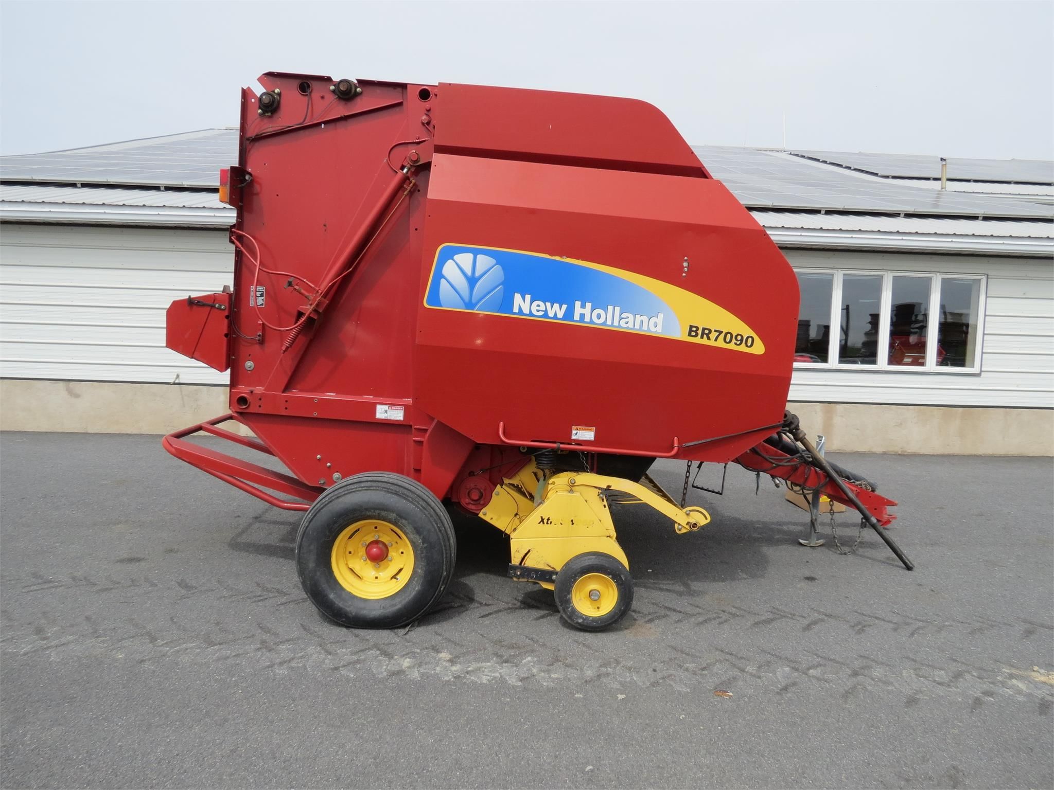 2008 New Holland BR7090 Equipment Image0
