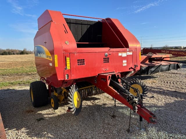 Image of New Holland BR7090 equipment image 1