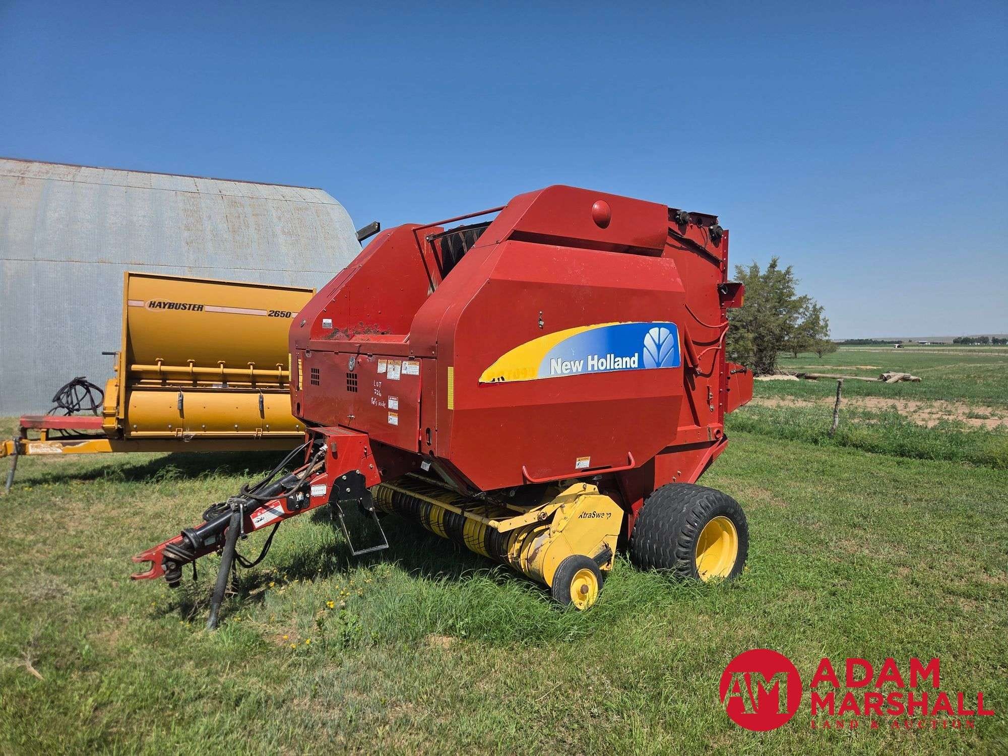 2008 New Holland BR7090 Equipment Image0