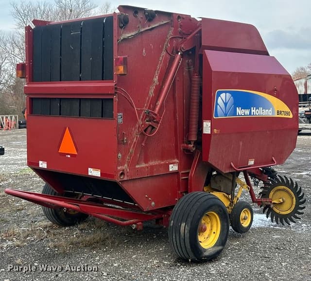 Image of New Holland BR7090 equipment image 4