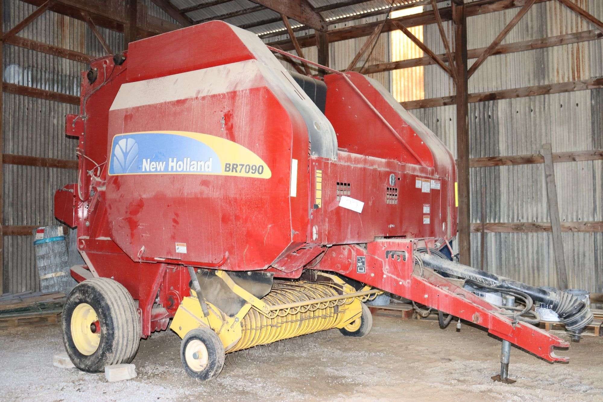 2008 New Holland BR7090 Equipment Image0