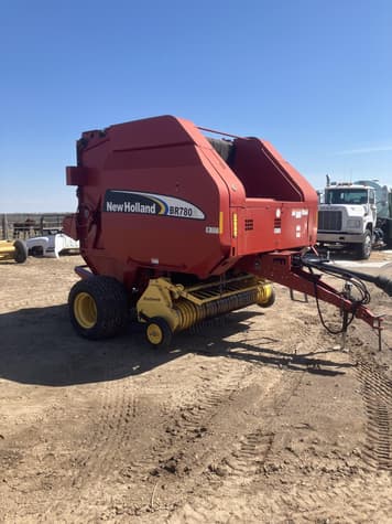 Main image New Holland BR780A