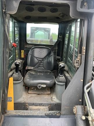 Image of New Holland C185 equipment image 4