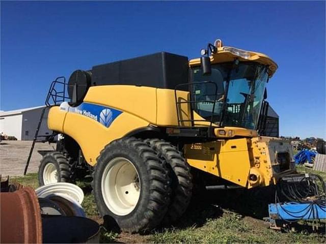 Image of New Holland CR9060 equipment image 2