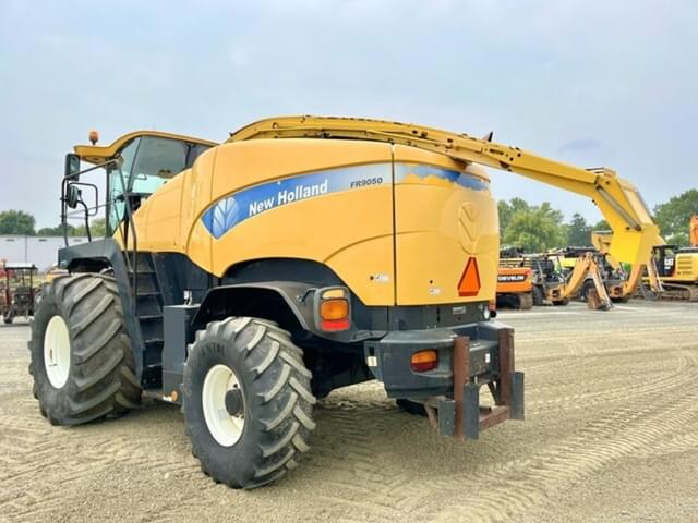 Image of New Holland FR9050 equipment image 4