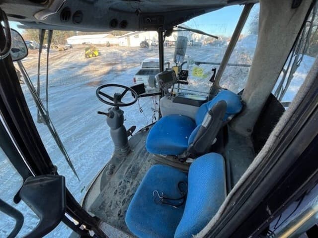 Image of New Holland FR9050 equipment image 4