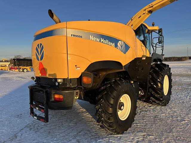 Image of New Holland FR9050 equipment image 3