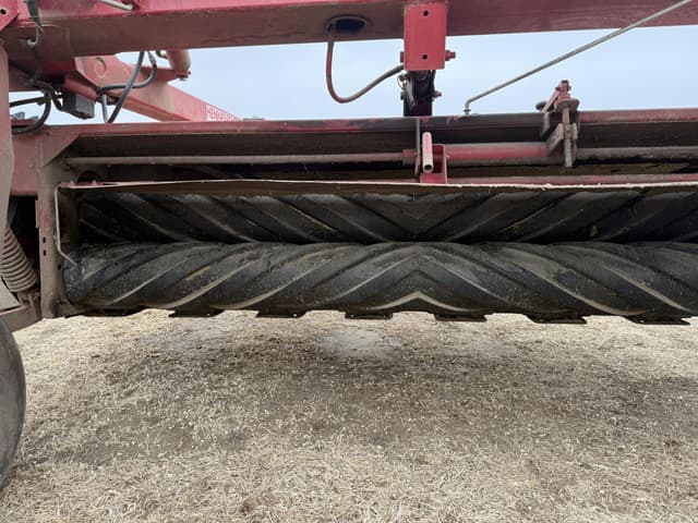 Image of New Holland H7230 equipment image 4