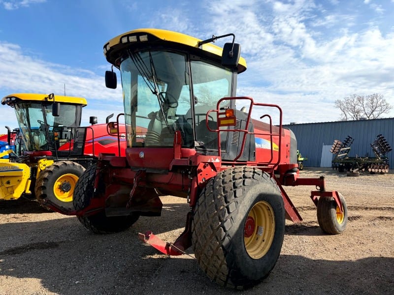 2008 New Holland H8080 Equipment Image0